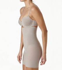 The invisible®  Liz Semi Body high waist Shaper Bermuda Modeler   from Deladele    مشد ليز البرازيلي مخفي ذو خصر عالي من ديلاديلي